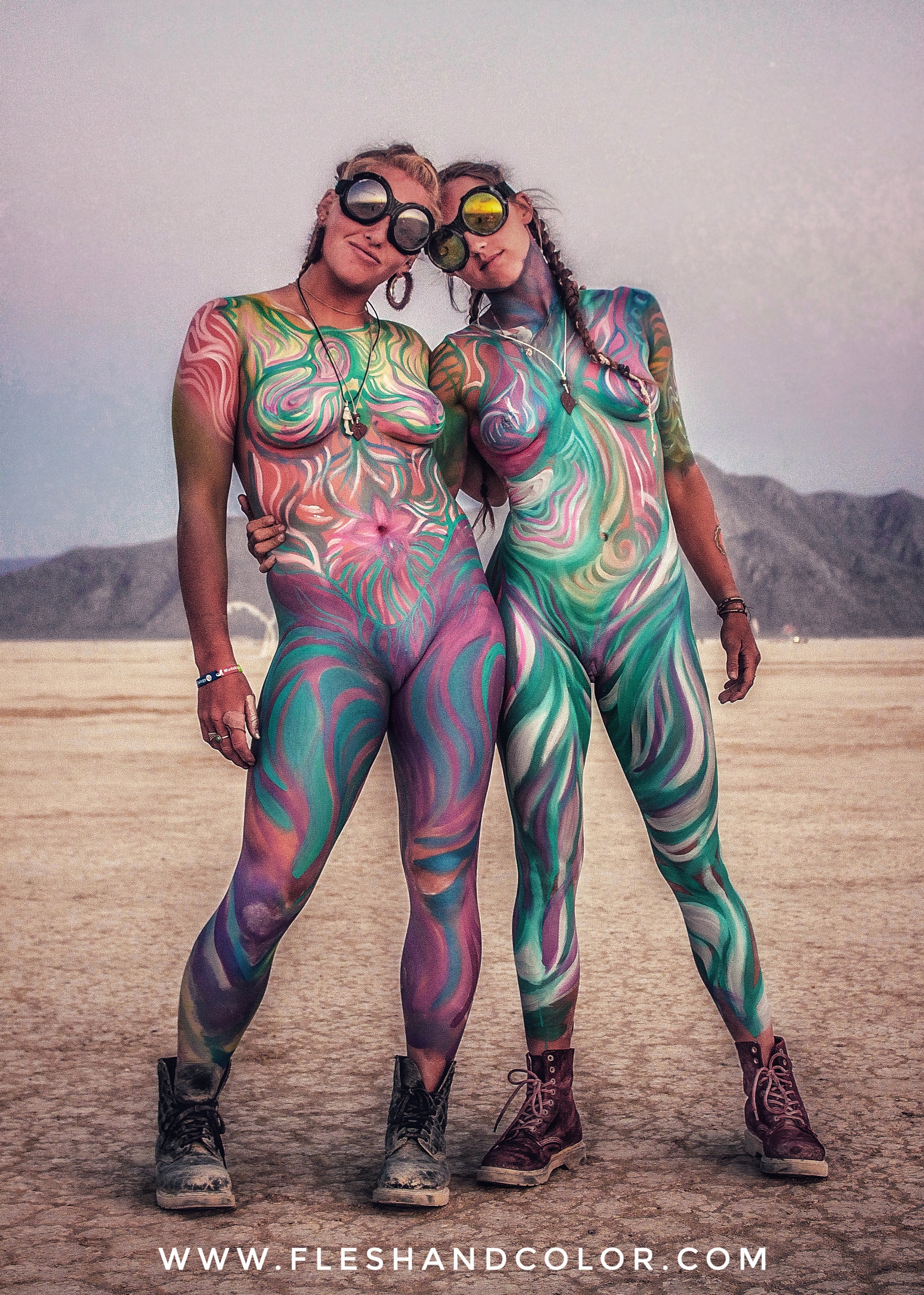 Spontaneous Burningman bodypainting bodyart