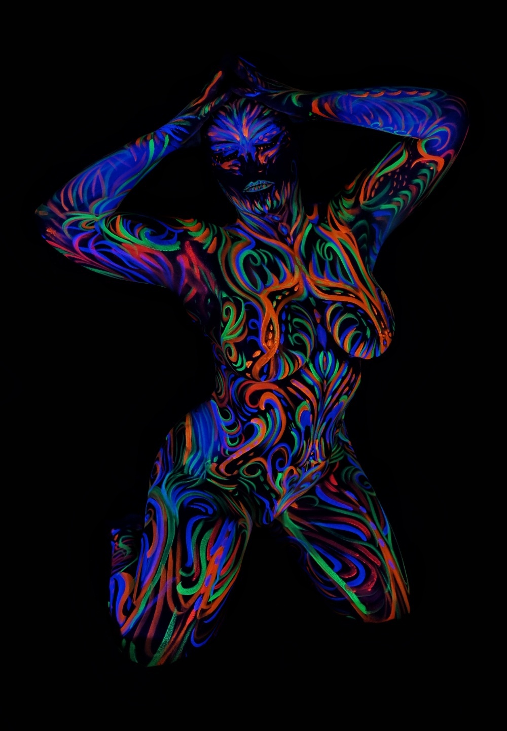 UV Tribal bodypainting bodyart